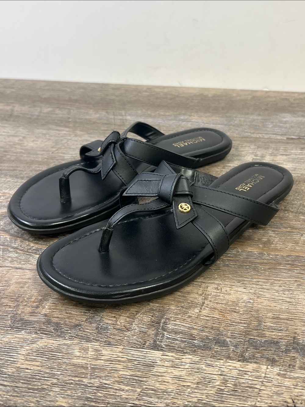 Michael Michael Kors Black Leather Bow Thong Sandals Size 6